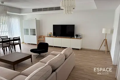 Deep Lake View | 3 Beds with Study | Close to Park