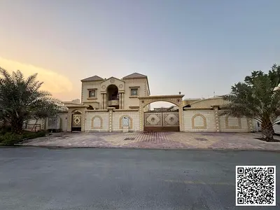 فيلا للبيع بها 8 غرف نوم في موقع مميز جدًا