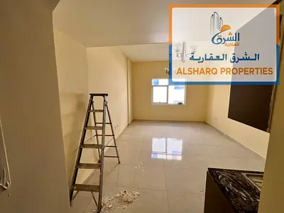 قريب من محكمه عجمان  مساحه كبيره  تكييف مركزي  جيم مجاني  سستم دخول بالكارد  سهل لمخرج الشارقه ودبي