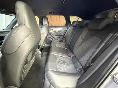 2025 AUDI RS6 照片 8