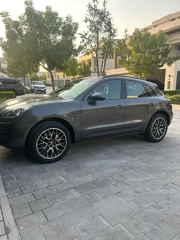 2016 Porsche MACAN photo 1