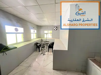 **سكن عمال للإيجار في المنطقة الصناعية – سعة استيعابية تصل إلى 300 شخص** فرصة مميزة للشركات والمؤسسات الباحثة عن سكن مناسب لاستيعاب العمال، حيث يتوفر