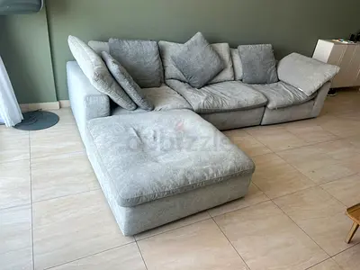 Excellent condition ____pan Emirates Pianca sofa With footstool
