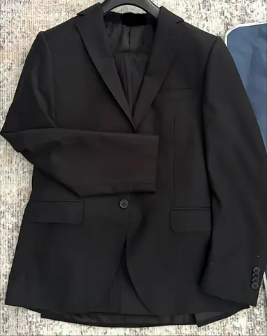 Men’s suit black