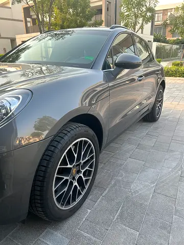 2016 Porsche MACAN photo 3