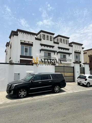 FULLY LUXURIOUS 4BR VILLA•EXTRA SPACIOUS•BRIGHT AND CLEAN•READY TO MOVE•PRIME LOCATION