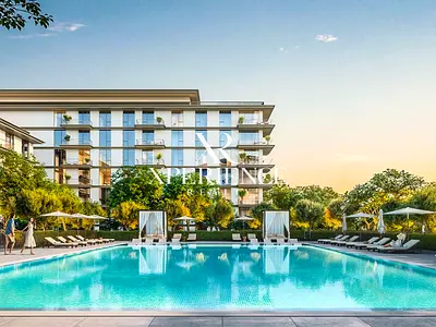 COMMUNITY EXPERT | CORNER UNIT | POOL VIEW