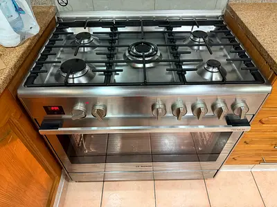 Bosch 90x60cm Top Gas and Electric Oven Cooker, HSB738357M