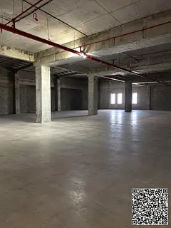 For Rent | Commercial Showroom | Very Large Space | Prime Location Directly on the Creek |