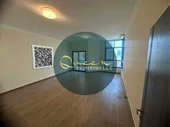Large space / Prime and vibrant location / Close to services and amenities