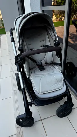 Silver Cross Stroller with Separate Carrycot / Bassinet