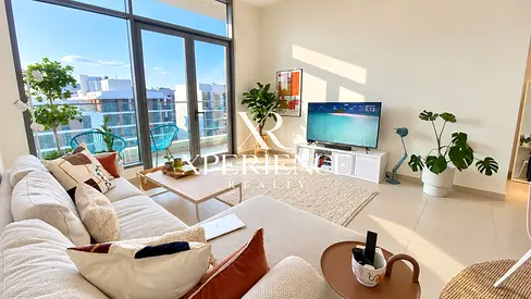 BRIGHT | FULLY FURNISHED | POOL & PARK VIEW