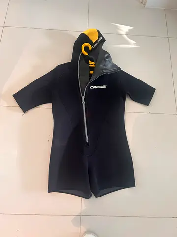 Cressi WetSuit 3mm Short w Hood- Like new - XXL