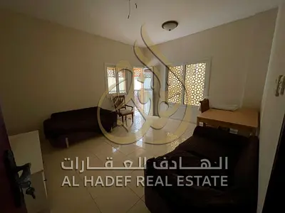 غرفة وصالة للإيجار في المجرّة بالشارقة بجوار الكورنيش مع بلكونة وتكييف وغاز مركزي بسعر 25 ألف درهم سنوياً والدفع على 4 أو 6 دفعات