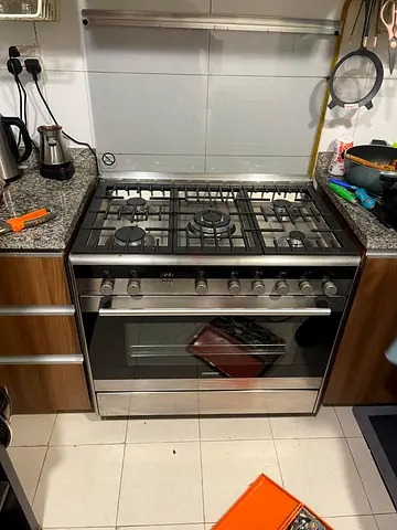 Siemens 5Burner full digital timer gas cooker 90*60cm