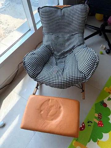 Portable baby rocker seat with footrest - used, good condition