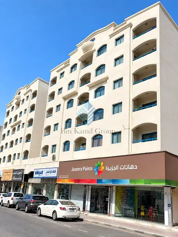 RENT 22K , SPACIOUS STUDIO ,SEPARATE KITCHEN , NO COMMISION, AL WAHDA STREET
