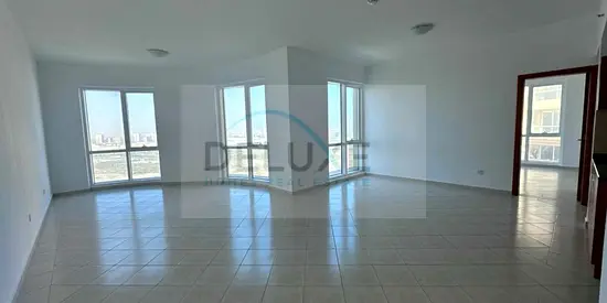 READY TO MOVE IN | FULL LAKE VIEW | SPACIOUS