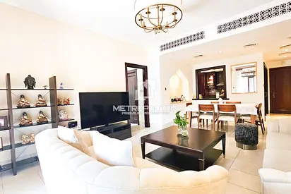 Study Room | Spacious Living | Greenery Views