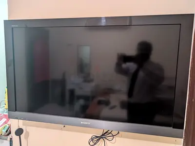 Sony Bravia LCD TV - 40" with Chromecast