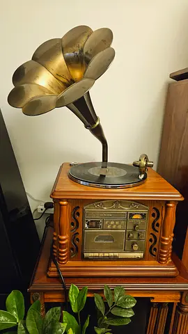 Vintage-style Wooden Gramophone Console with Radio & CD Player. Show piece