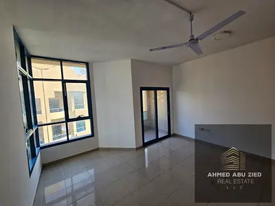 فرصة مميزة للتملك في أبراج خور عجمان، شقة غرفة وصالة بتشطيب ممتاز وصيانة كاملة، بحالة ممتازة وجاهزة للاستلام الفوري، في موقع مميز على خور عجمان، ومناس