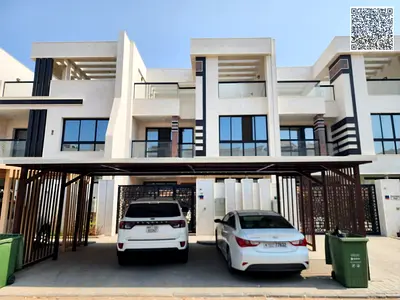 LUXURY LIVING! 4 Master BR Townhouse with Big Terrace, Maid’s Room, Laundry & Massive Hall