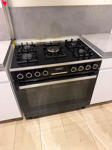 Bosch Series 8th Black Cooking Range 90x60 CM
