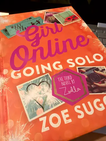 Girl Online: Going Solo by Zoe Sugg