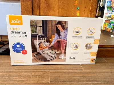 Joie Meet Dreamer Baby Rocker - brand new, 10 Lullabies & Sounds