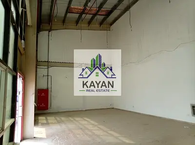1,000 sq.ft shed/showroom for rent on main road, with electricity and parking.