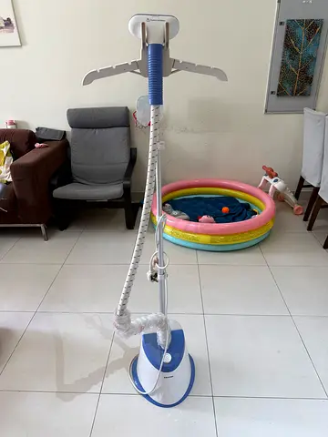 Standing iron/ garments steamer for clothes