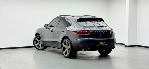 2017 Porsche MACAN photo 6