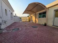 3 BEDROOMS DETACHED HOUSE WITH SEPRATE ENTRANCE