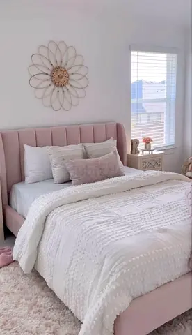 Brand New Light pink colour 180*200 King size bed