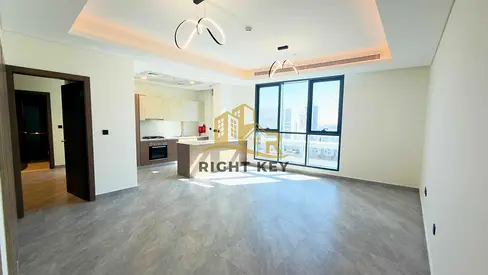 LAVISH LIKE NEW 1BHK / FITTED KITCHEN/ 70K