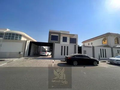 فرصة ممتازة وسكن راقٍ في موقع متميز وهادئ، فيلا حديثة بتصميم عصري وتقسيم هندسي مثالي يفي بجميع احتياجات العائلات البحثة عن الراحة والفخامة والخصوصية.