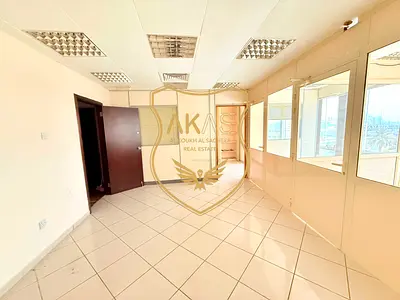 PRIME LOCATION OFFICE FOR RENT 879sqft