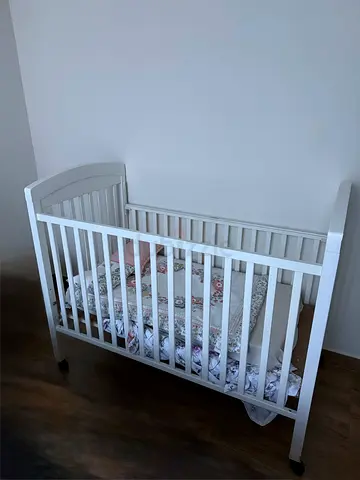White Wooden Baby Crib - excellent Condition