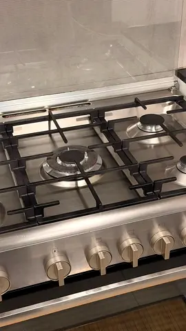 Bosch 5 burner cooking range