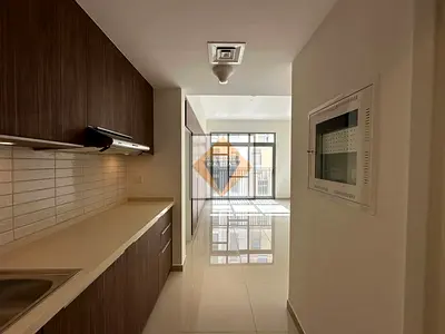 استوديو للبيع في الزاهية | 388 قدم مربع | مؤجر بـ 32000درهم سنوياً | السعر: 460,000 درهم