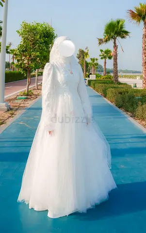 White long-sleeve modest wedding dress with tulle skirt - size medium