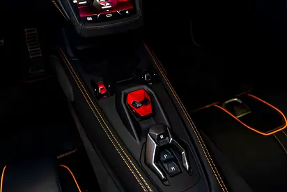 2026 Lamborghini TEMERARIO — миниатюра 17
