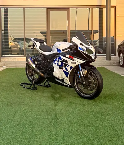 Gsxr 1000r-2019-japan specs-vcc paper