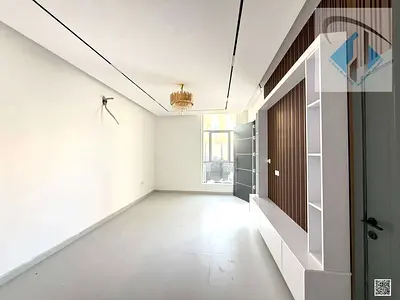 فيلا للإيجار في عجمان 5 غرف مع رووف 85 ألف