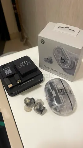 Beats Studio Buds+ (Transparent) with Charging Case and box