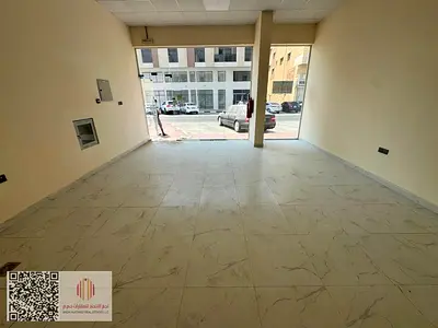 محل تجاري جديد للإيجار السنوي في عجمان – الجرف 3 فرصة مميزة لاستئجار محل تجاري جديد وأول ساكن في منطقة الجرف 3 – عجمان، يتميز بمساحة واسعة وموقع مناسب