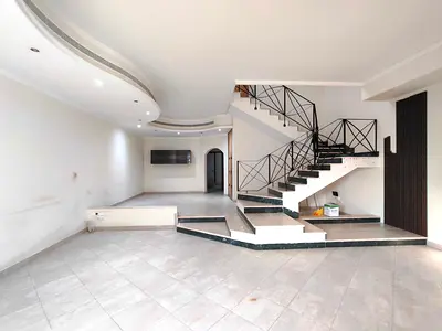 PRIVATE ENTRANCE LIKE A NEW 4 BEDROOM VILLA WITH MAID ROOM ONE ROOM DOWNSTAIRS