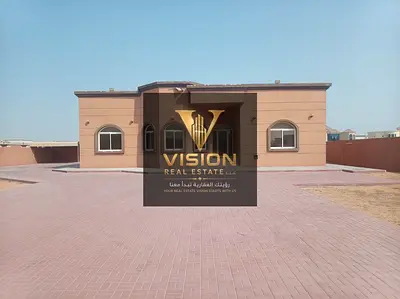 Villa for rent in Al Salama area Spacious family villa available for rent in a convenient location