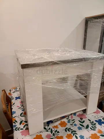 Off-white and grey surface table